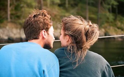 男人婚外有人后，不愿意“碰”自己老婆，是因为真爱外面的女人吗？