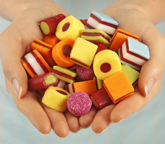 爱吃甜食不运动患上痛风 摄入糖分过多对身体的危害