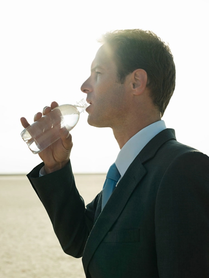 喝水过量也中毒 夏季该如何健康饮水