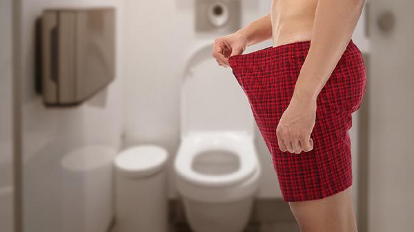 男生马桶小便要坐着吗