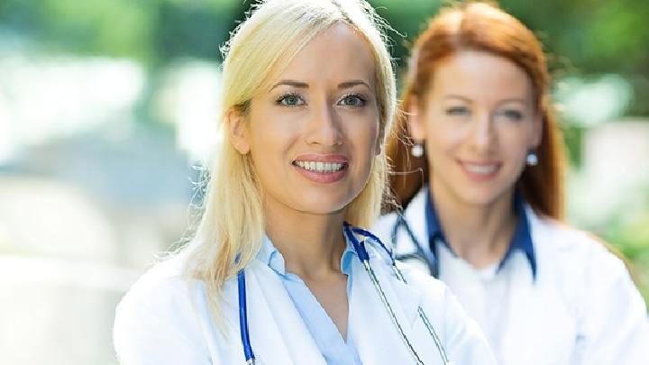 潜伏期尖锐湿疣症状特征是什么?潜伏期尖锐湿疣有两种类型