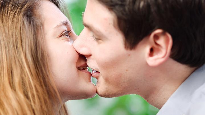 女性内衣清洗不当会有哪些危害?正确的清洗方式是什么?