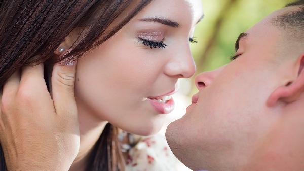 夫妻生活越多越长寿还是越少越少越长寿