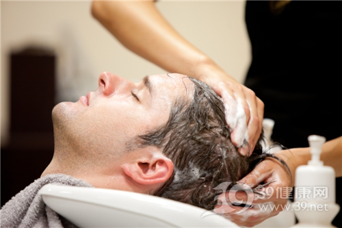 青年 男 洗头 发廊 洗发水_10171854_xxl