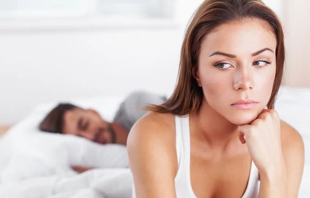 怎么看男人是不是第一次性生活？男人一个月做几次才正常？